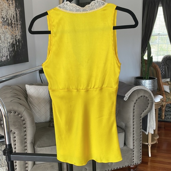 Yellow Silk top size XS - Picture 2 of 4